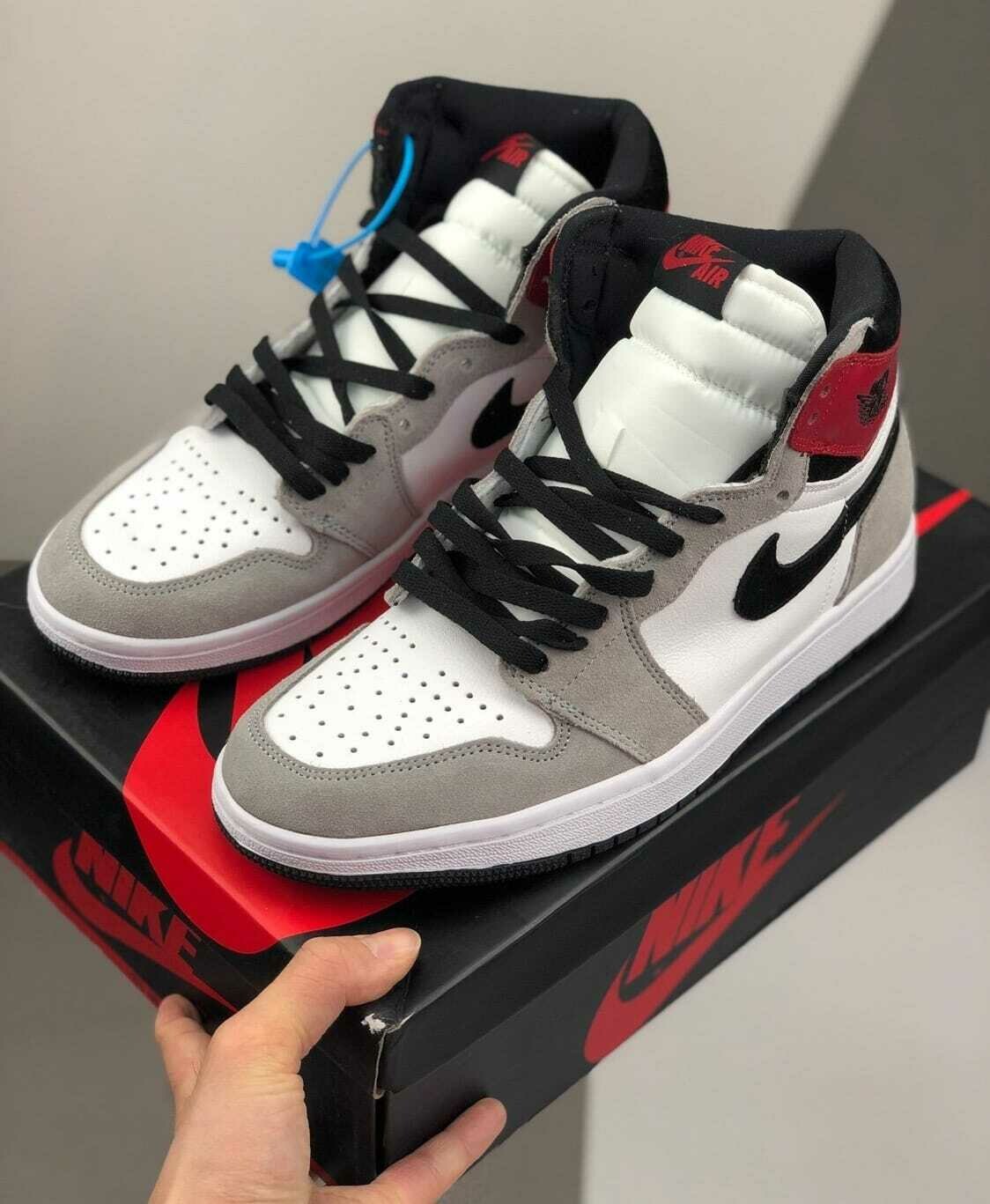 JORDAN 1 Retro High Ligh Smoke Grey