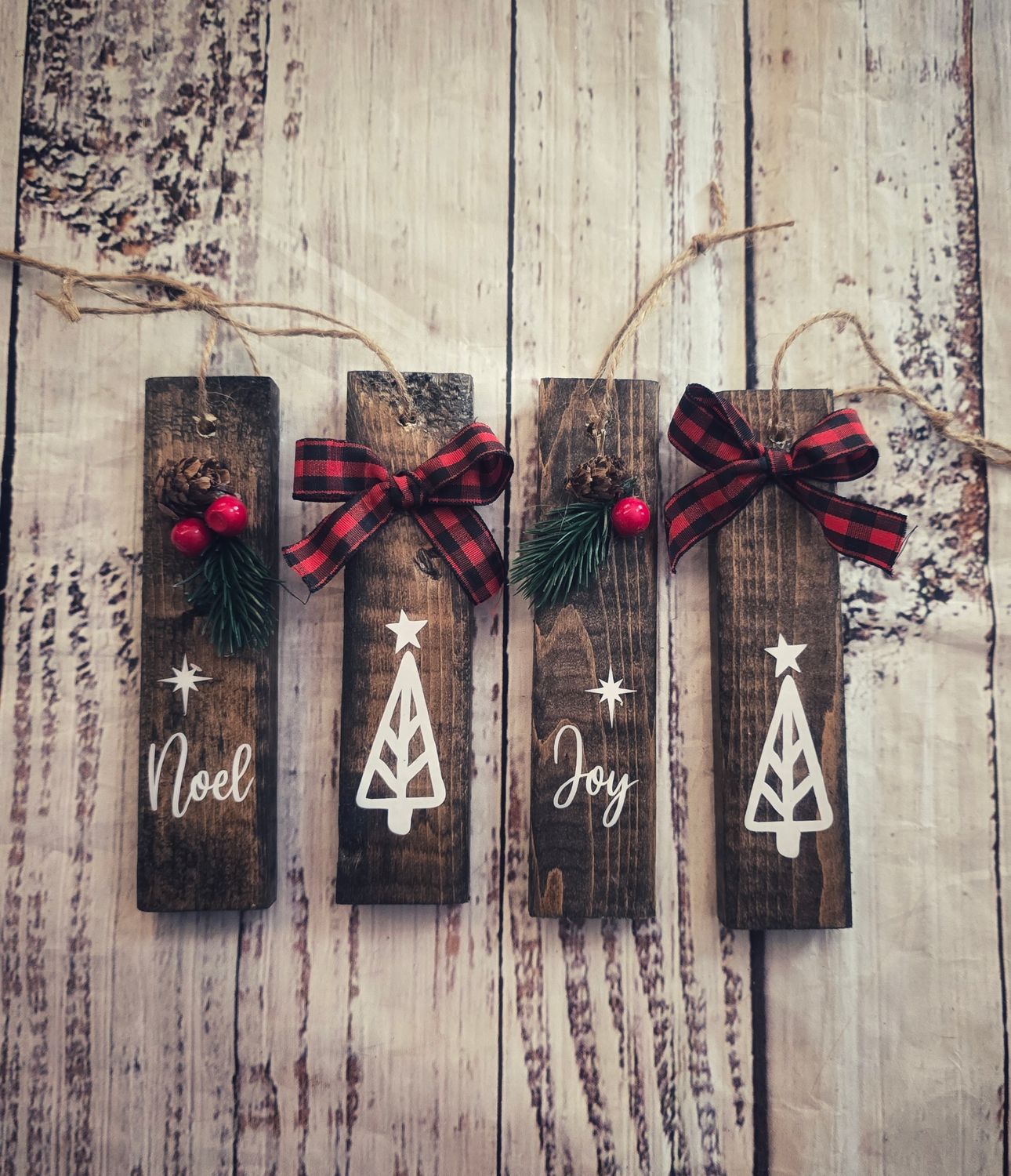 Tree &amp; Words Ornament Set