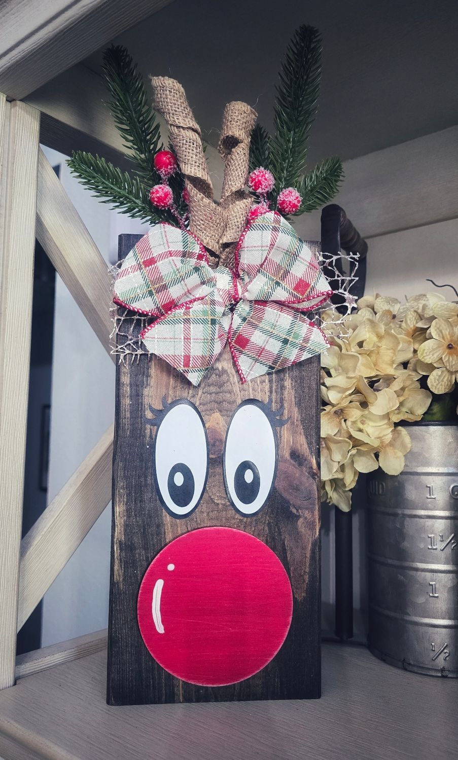 Large Reindeer - White Bow