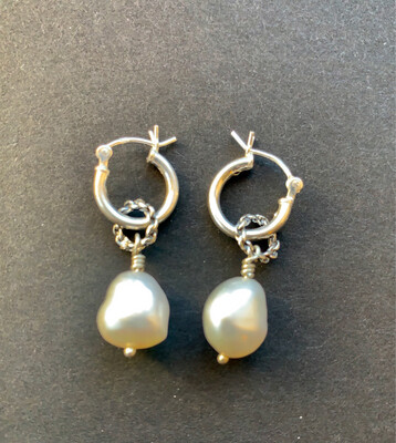 Small Hoop/Pearl Earrings