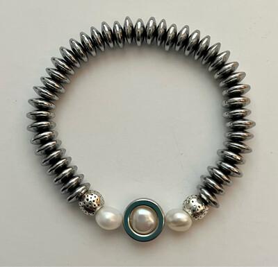 Hematite And Small Pearl Bracelet 