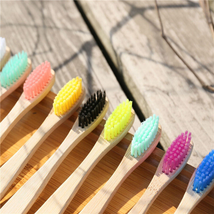 Cepillo de dientes de bambú ecológico biodegradable