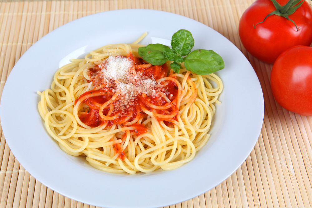 Spaghetti Napoli + Salat