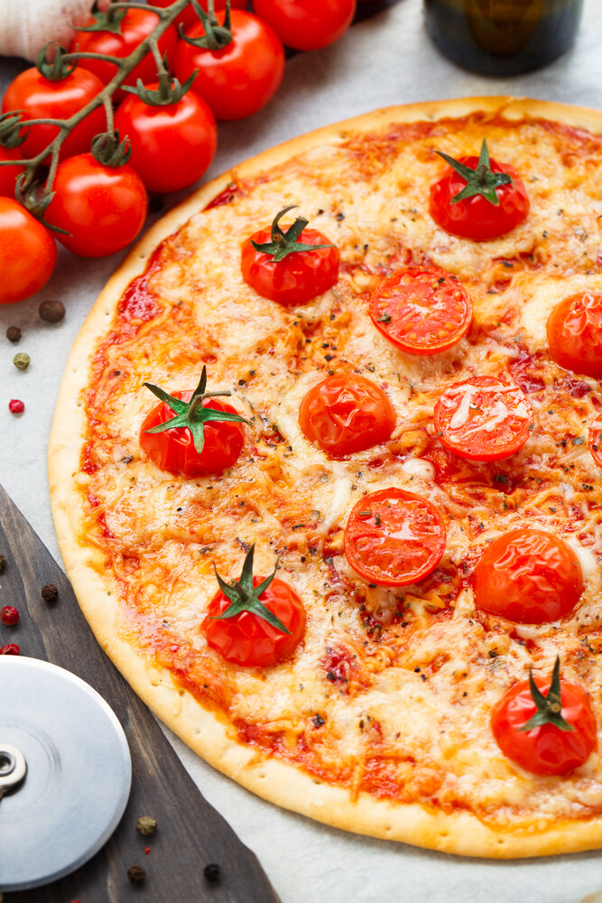 Pizza Margherita + Salat