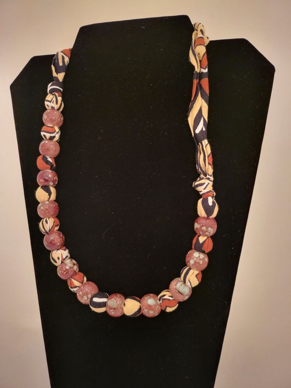 Beaded Fabric Necklace (Brown)