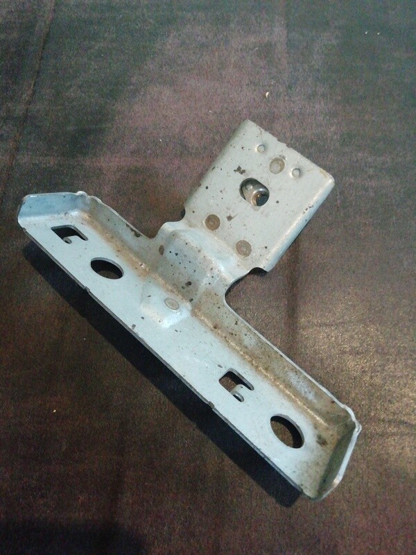 Halter Blech Winkel für Mittel Konsole ED x3