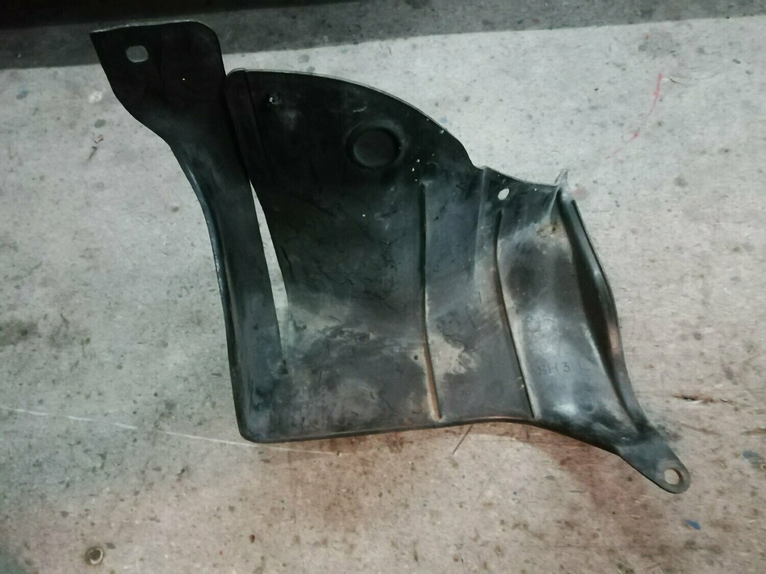 Spritzschutzverkleidung vorne unten links  ED Civic Crx ED EC mit Stopfen ka x1