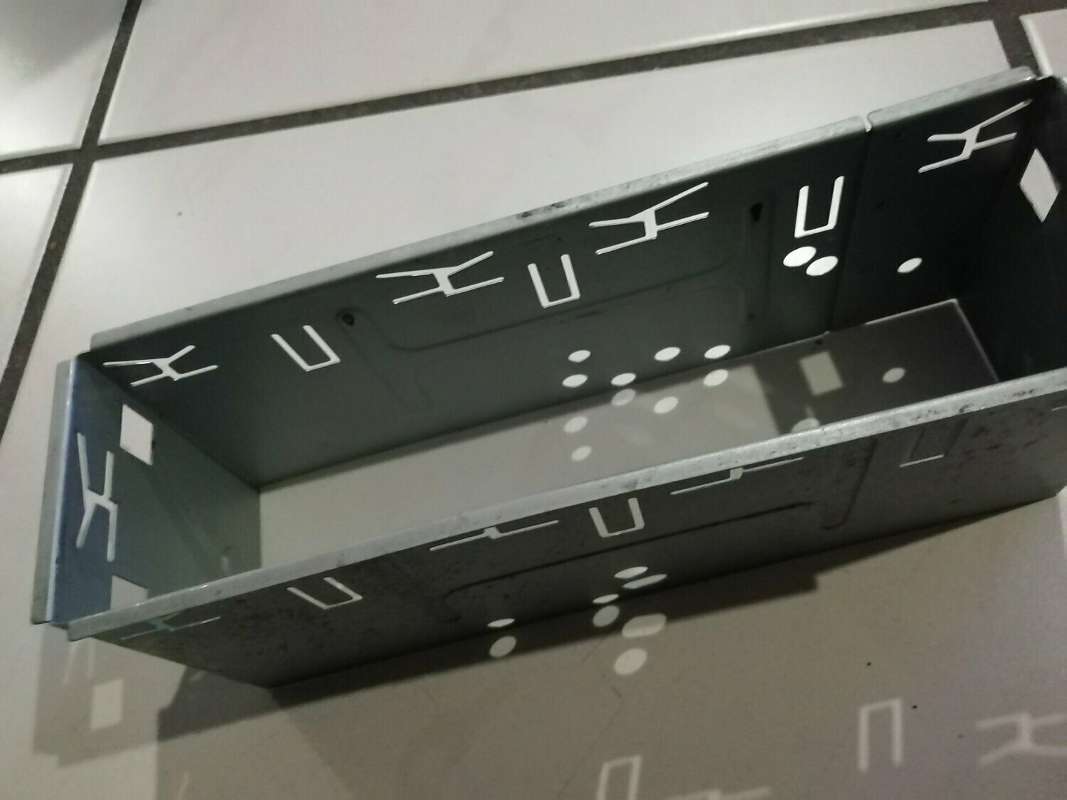 DIN Fach Radio Einschub aus Metall, x30 u. FlB2