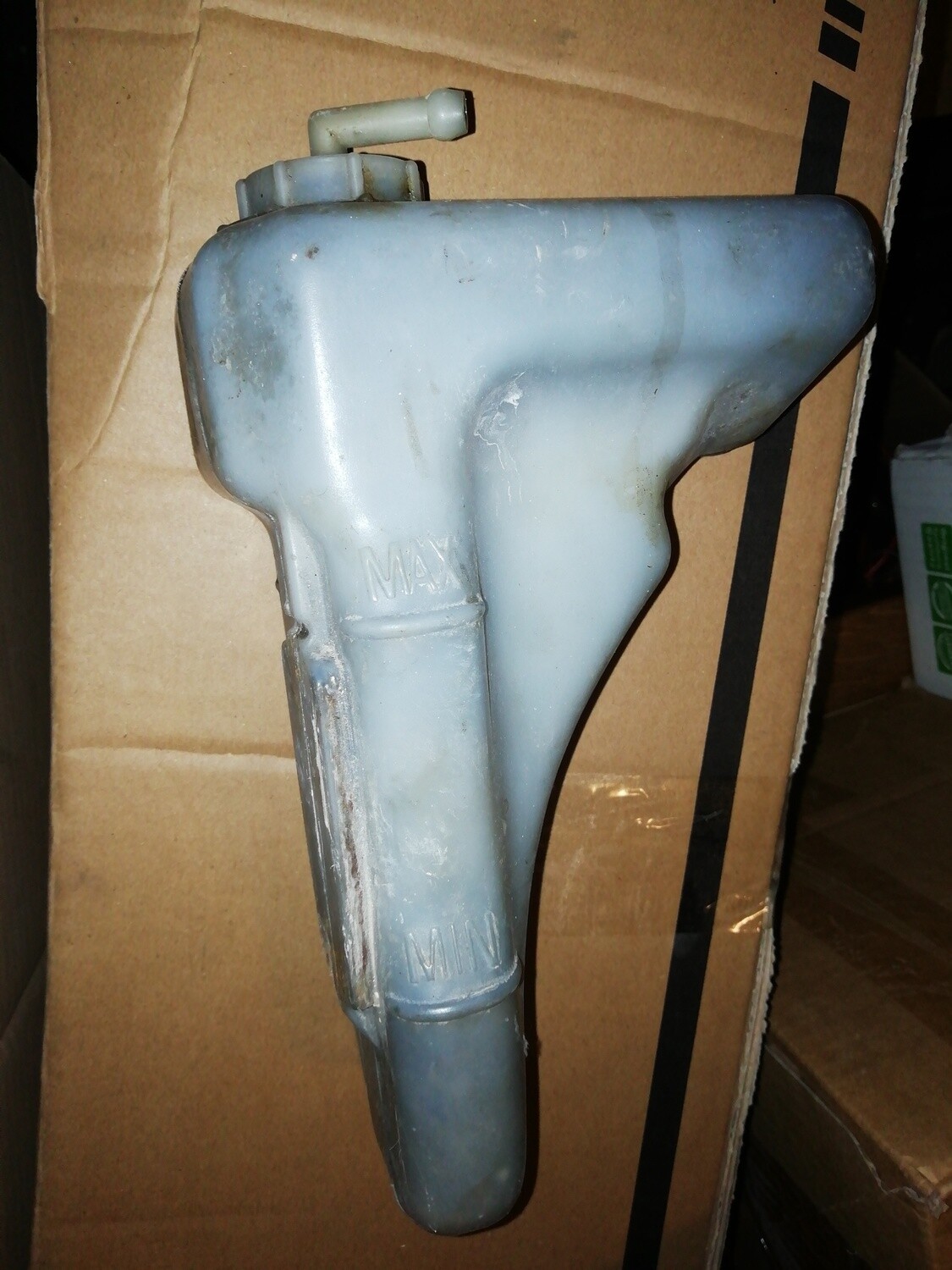 Kühlwasser Ausgleichsbehälter EG EH EJ EK SZ  B4 X28
