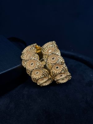 BANGLES