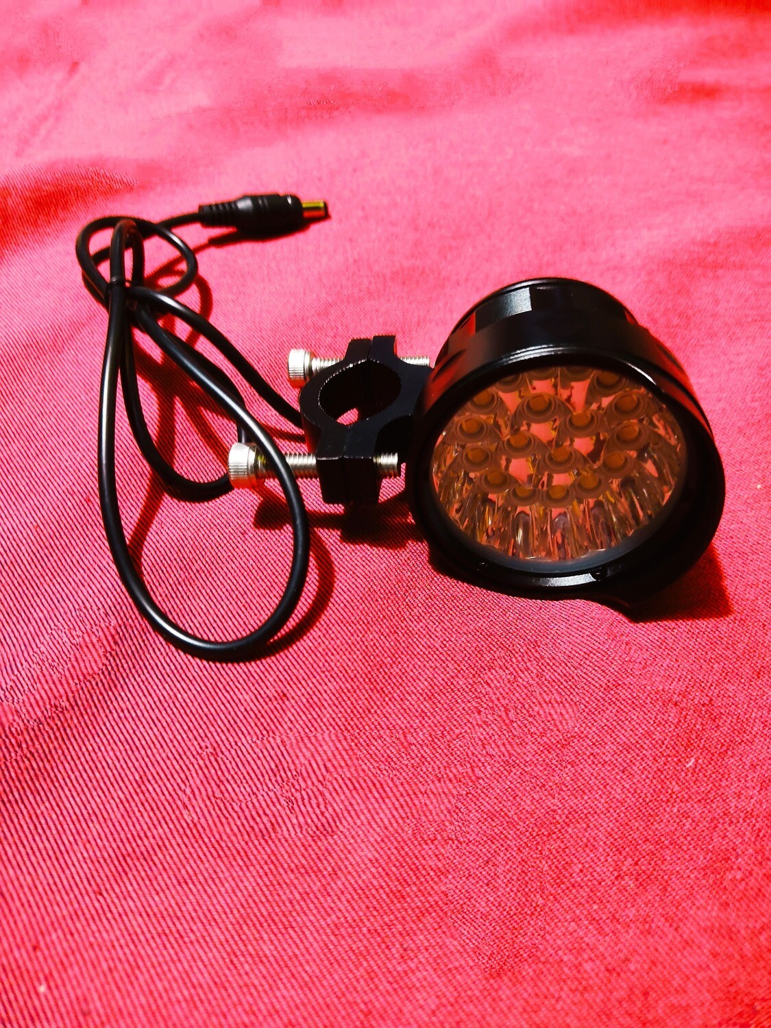 LUZ FRONTAL EN ALTA GAMA DE 2000 LM