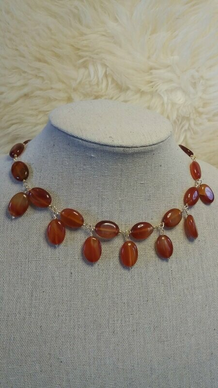 A Lugdunum (variation), Collier en Cornaline à pendants