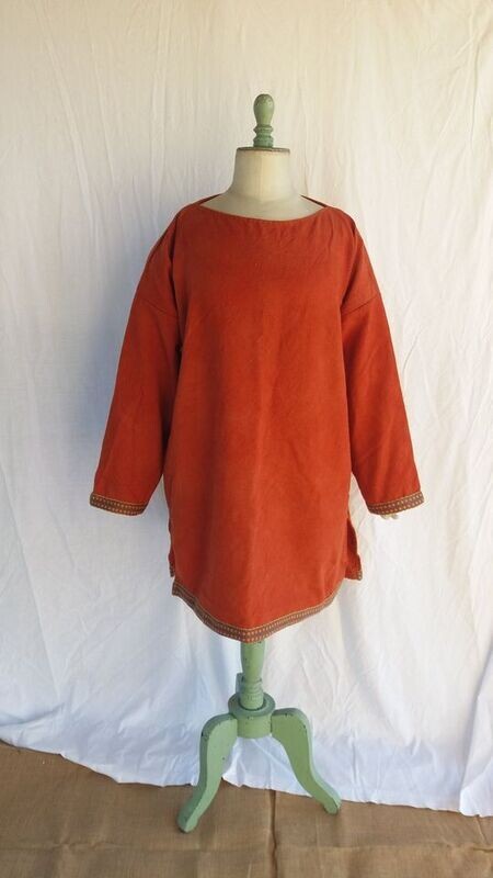 Tunique en laine fine rouge Gallo-romaine