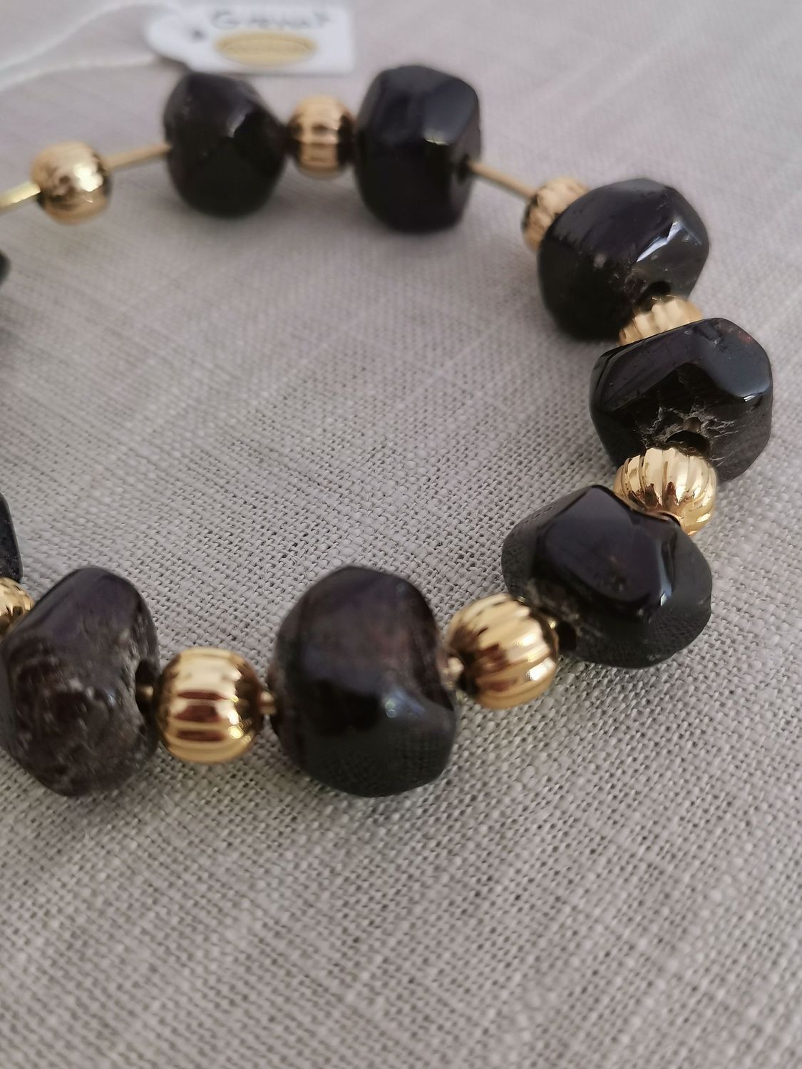 A Vasio, bracelet jonc en Grenat
