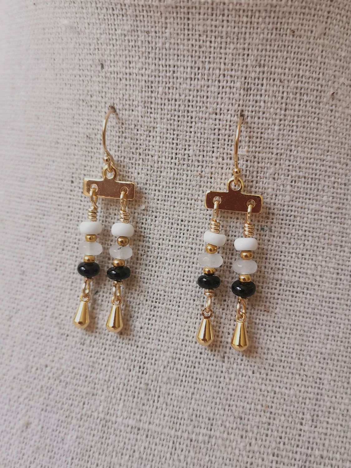 A Vasio, boucle d'oreille double pendants en Jade et Onyx