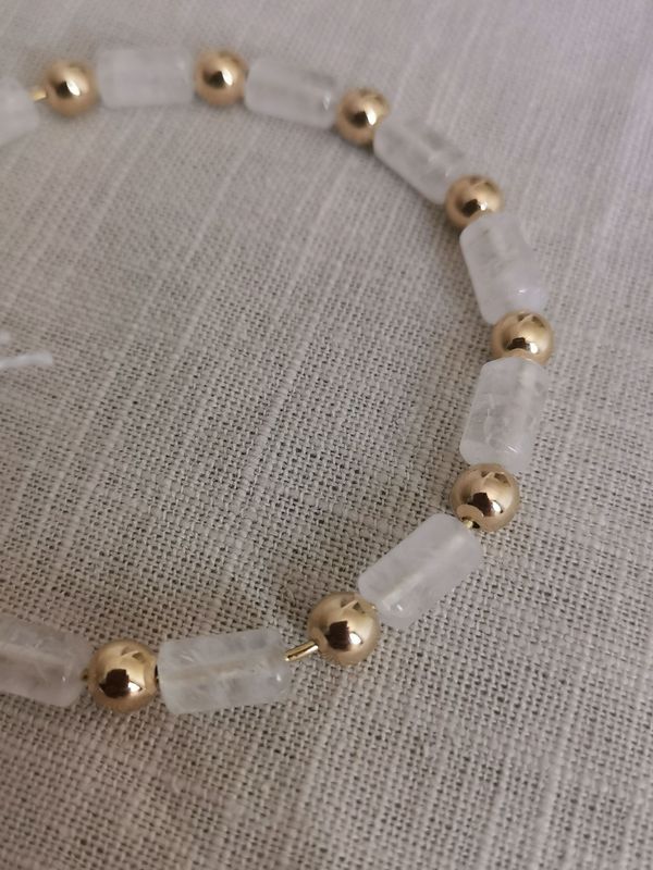 A Vasio, bracelet jonc en Cristaux de quartz