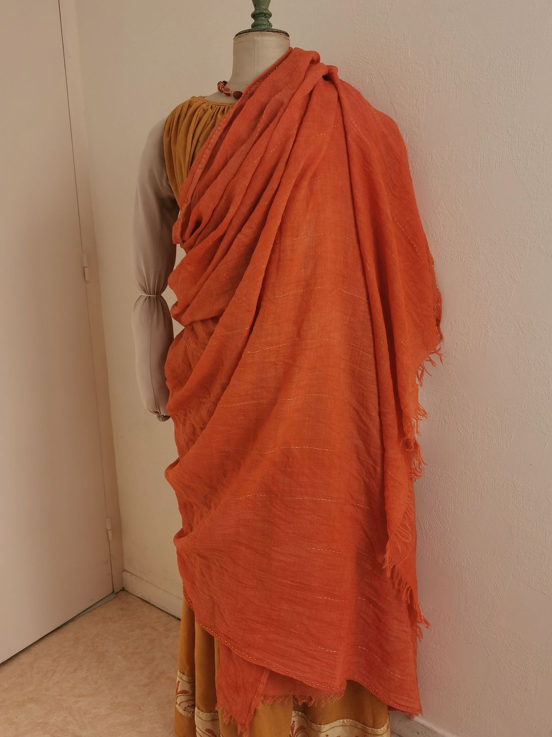 Palla romaine orangée et dorée
