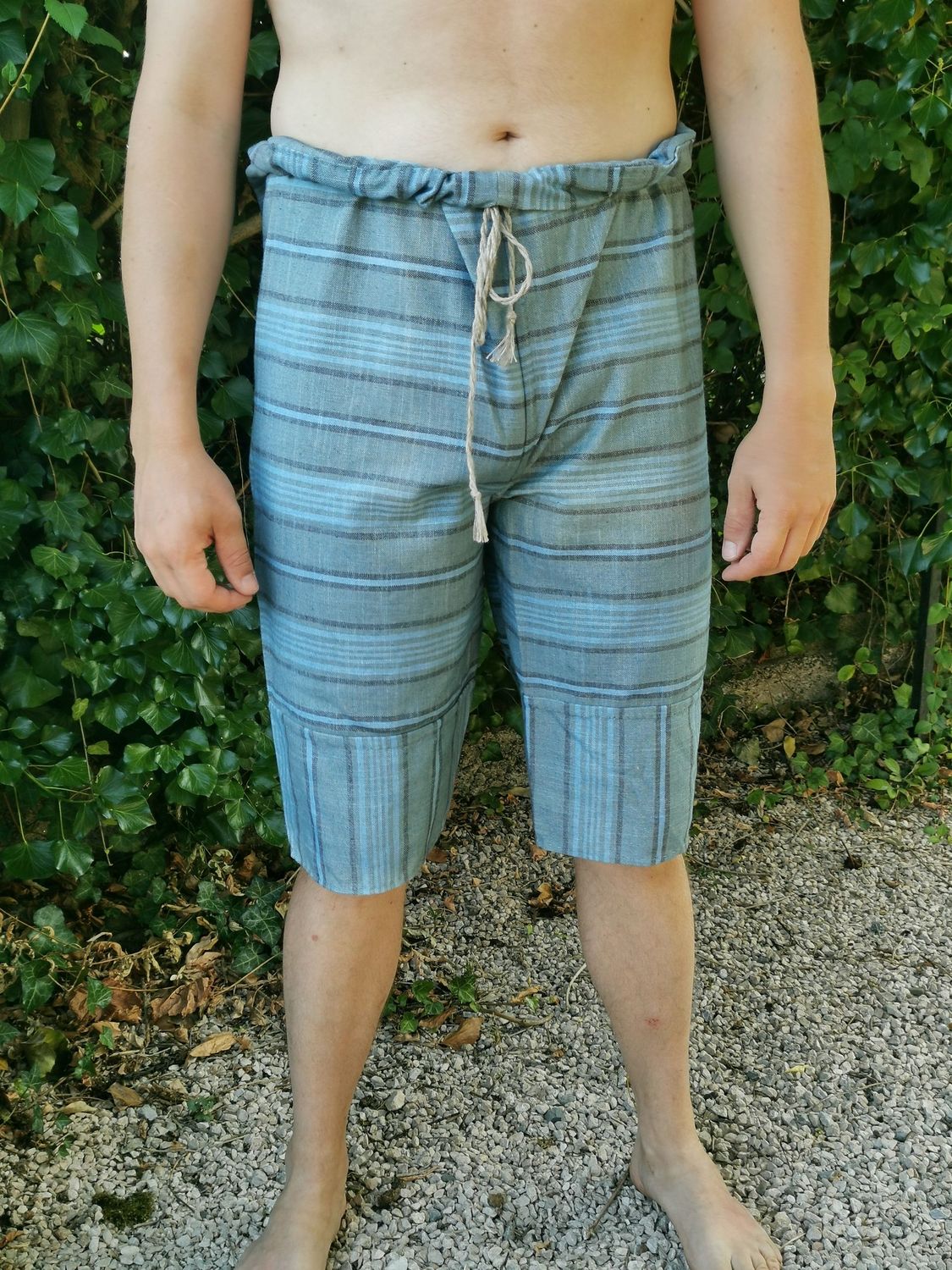 Braies courtes  en lin teinté indigo (sur commande à vos mesures)