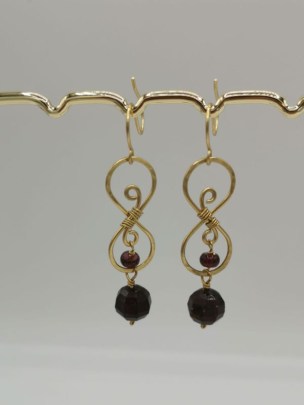 Boucle d'oreille Lemniscatus en  Grenat