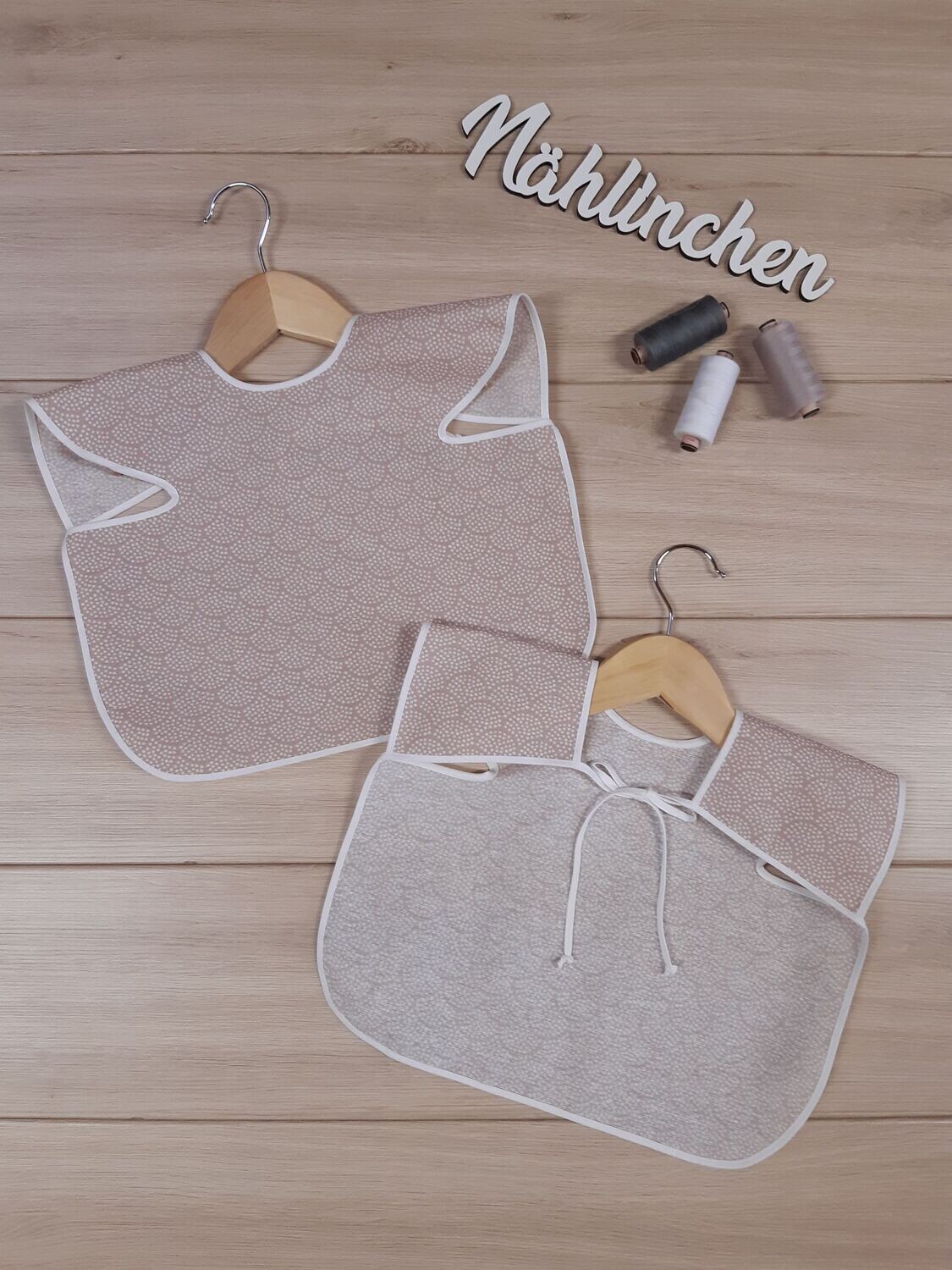 abwaschbares Lätzchen Bögen rosè