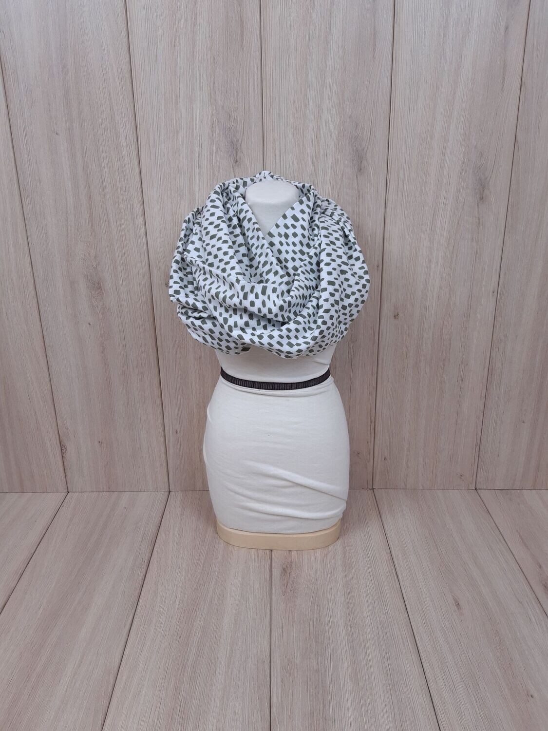 organic Musselin-Loop Tupfen weiß/oliv