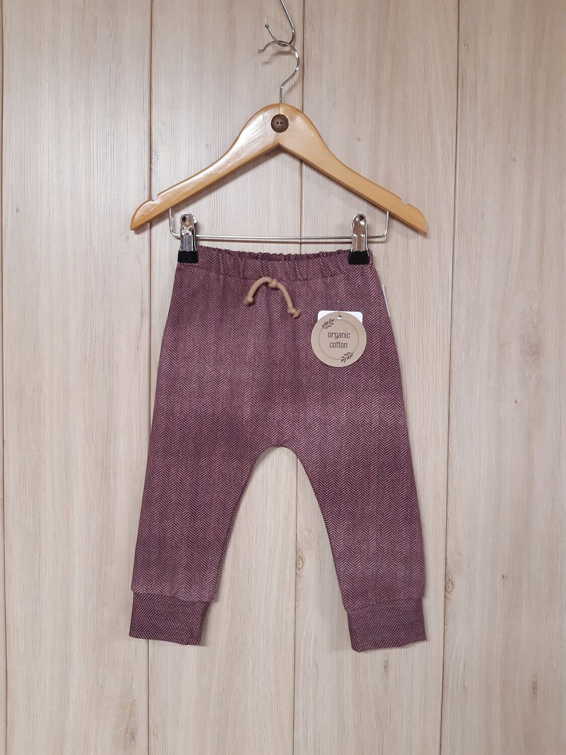 organic Jogger Jeansoptik Fischgräten ziegelrot - Größe 80