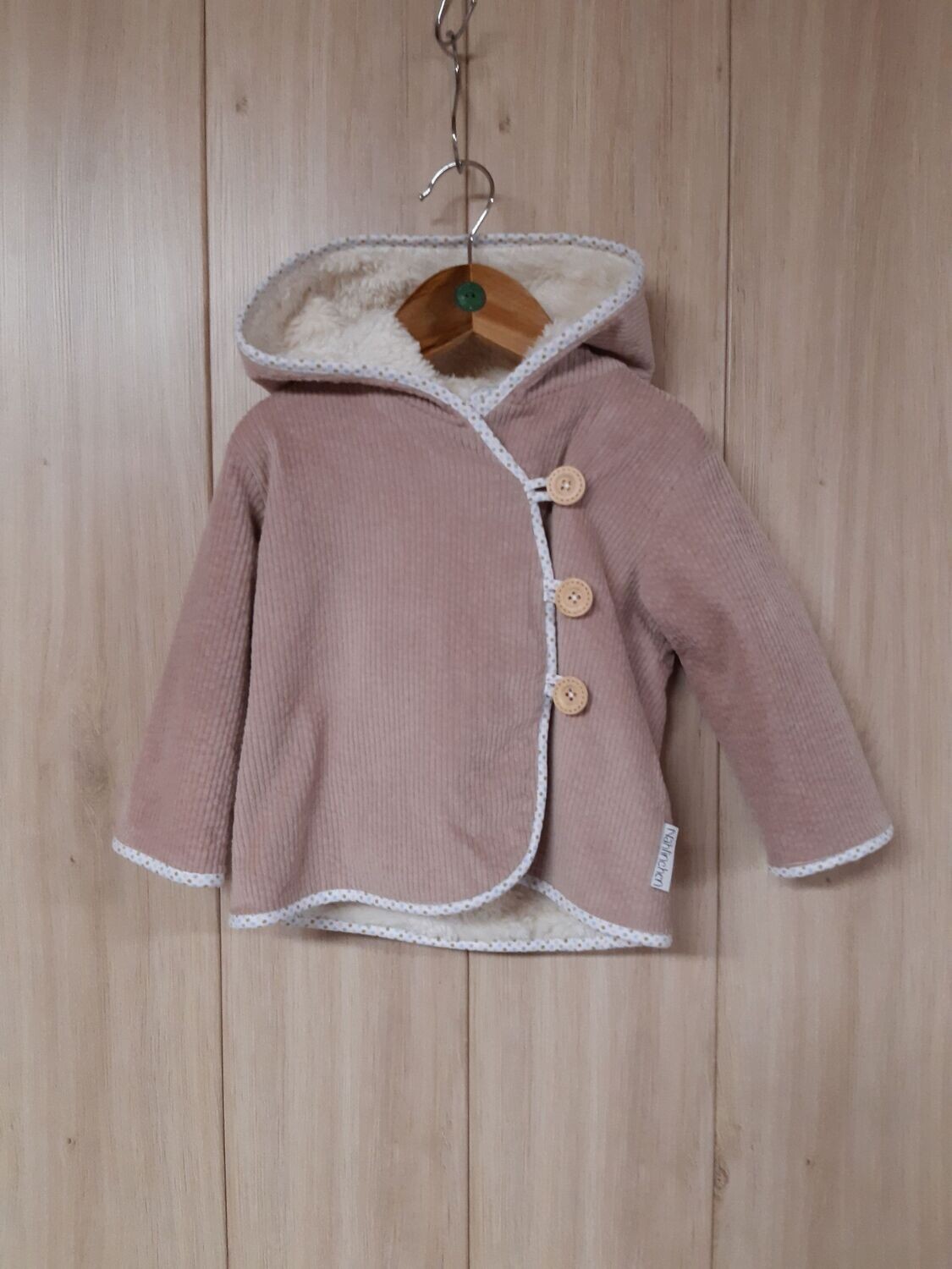 gefütterte Cordjacke Punkte altrosè - Größe 86/92