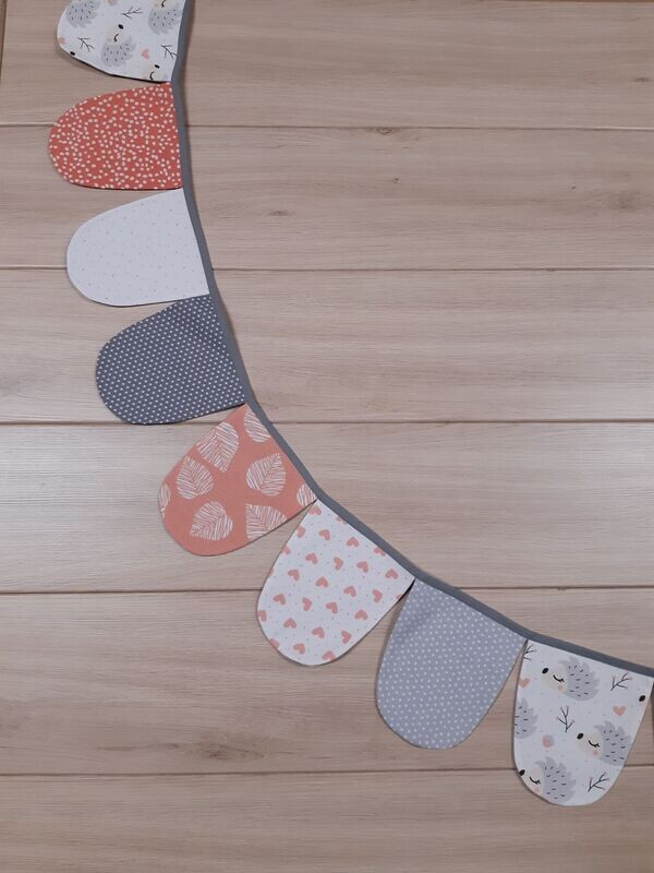 Wimpelkette Igel apricot/grau Wimpelkette Igel apricot/grau