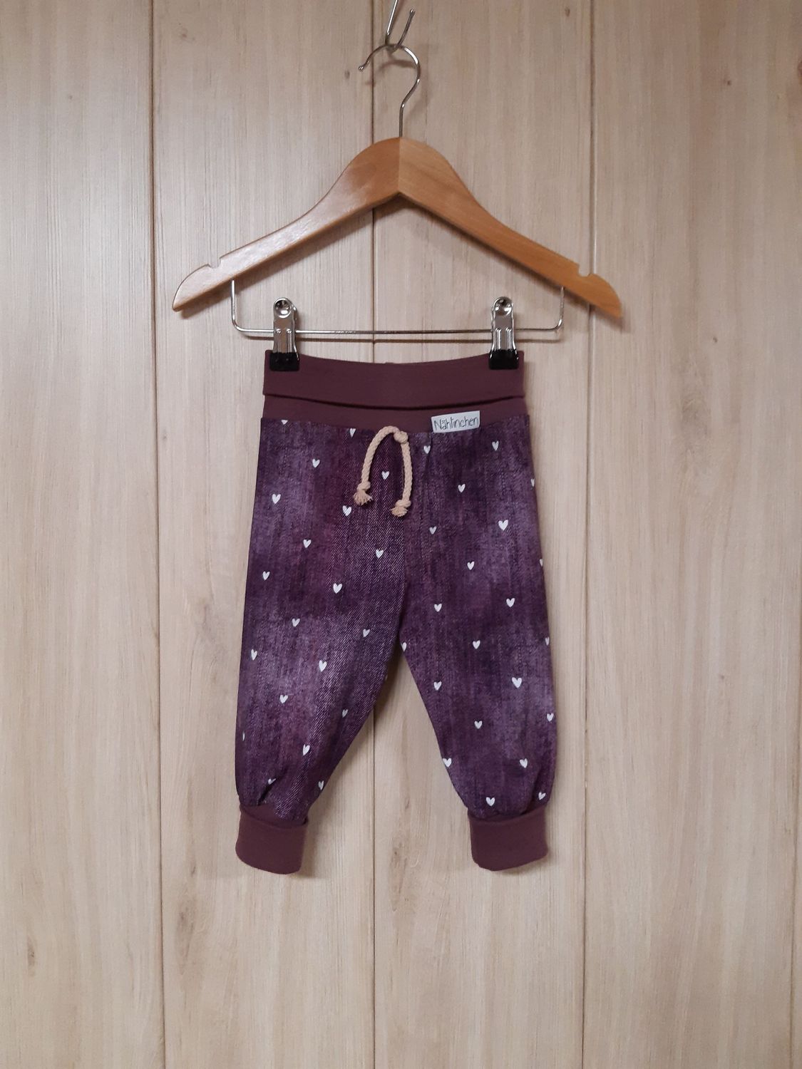 Pumphose Jeansoptik Herzen beere - Größe 74