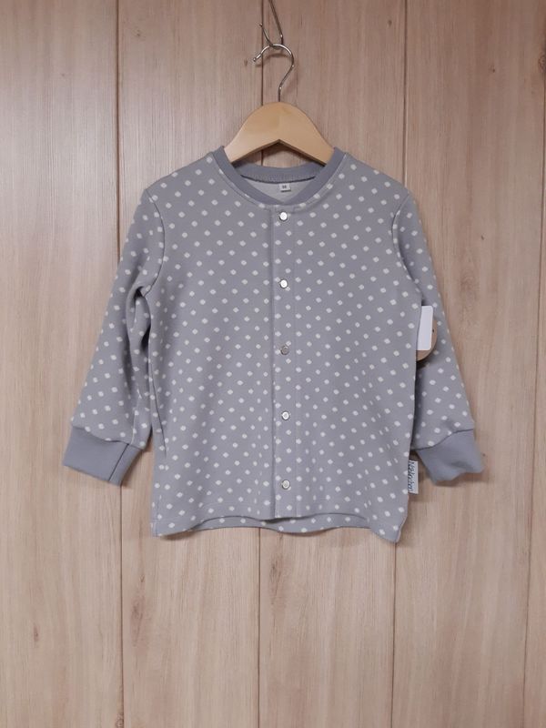 Feinstrick-Jacke hellgrau Punkte - verschiedene Größen Feinstrick-Jacke hellgrau Punkte - verschiedene Größen