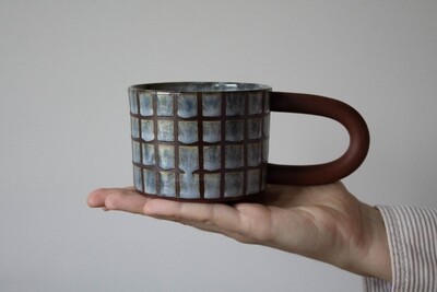 CHECKERED melting glaze mug