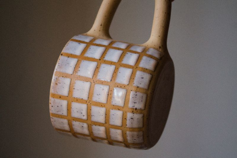 CHECKERED glaze mug