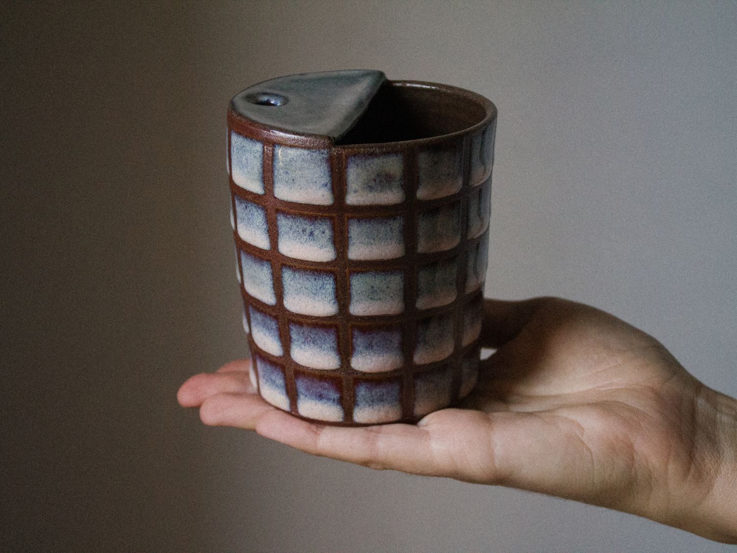 CHECKERED travel cup