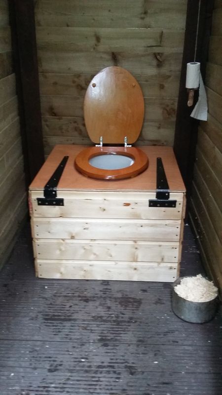 Compost Loo with Urine Separator