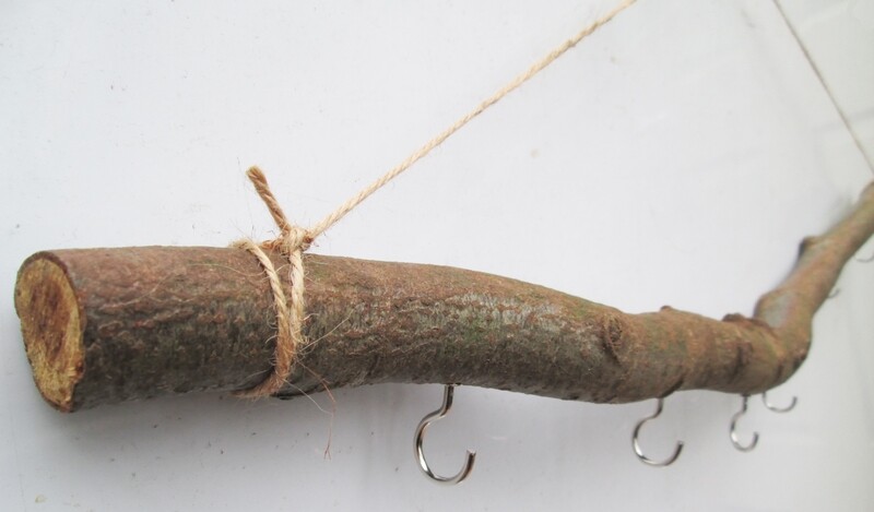 90cm Crooked Beech Branch Jewellery &amp; Key Rack – 7 Hook Rustic Wall Display Organiser