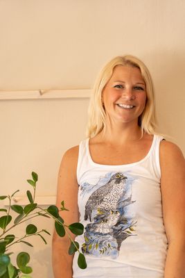 Peregrine Falcon T shirts