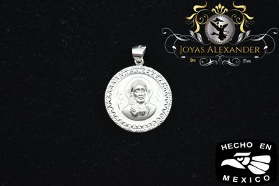 Sterling Silver Jesus Large Round Diamond Cut Medallion Portrait 33mm
