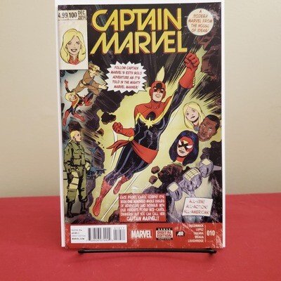 Captain Marvel #10 NM