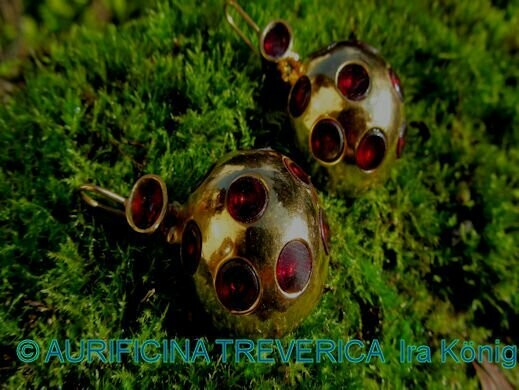 boucles d' oreilles aux grenats Pompéi boucles d' oreilles aux grenats Pompéi