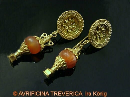 hellensitic earrings with Amphores hellensitic earrings with Amphores