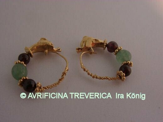 roman dolphin earrings from the MET roman dolphin earrings from the MET