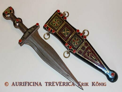 Pugio en email de Mayence Pugio en email de Mayence