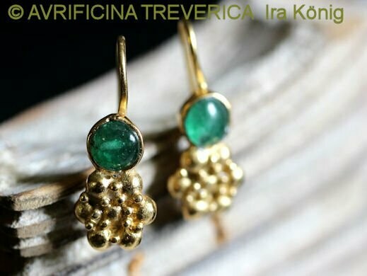 roman earrings from the Qiryat Gat treasure Israel roman earrings from the Qiryat Gat treasure Israel