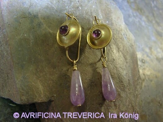 roman earrings 1st and 2nd century AD roman earrings 1st and 2nd century AD