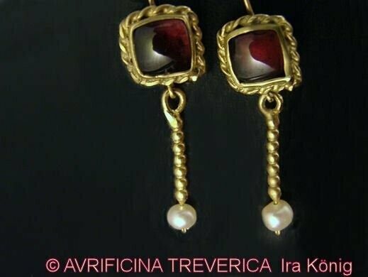 boucles d' oreilles romaines avec grenats boucles d' oreilles romaines avec grenats