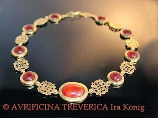 Thracian necklace in hellenistic tradition 4th to 3rd century BC