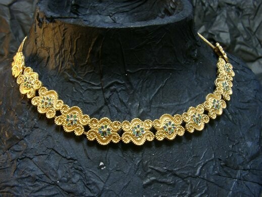 Collier grècque aux fleurs emaillées