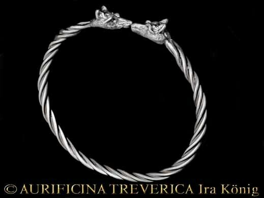 Bracelet etrusque à têtes de renards Bracelet etrusque à têtes de renards