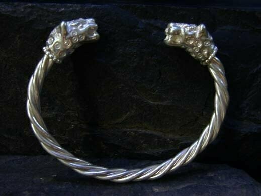 bracelet à têtes d' animaux bracelet à têtes d' animaux
