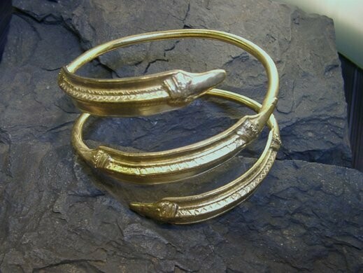 Bracelet à têtes de serpents de type Tuna Bracelet à têtes de serpents de type Tuna